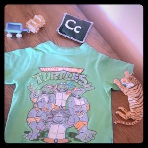 Nickelodeon TMNT graphic tee